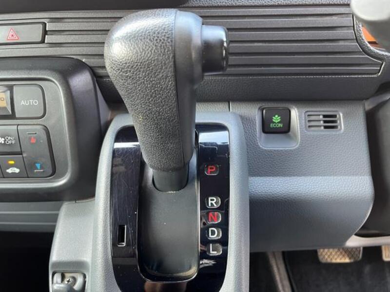 N-VAN