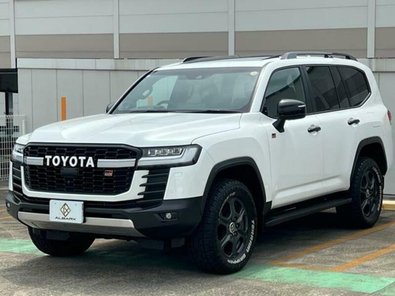 LAND CRUISER