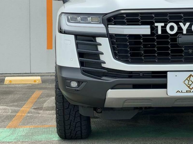 LAND CRUISER