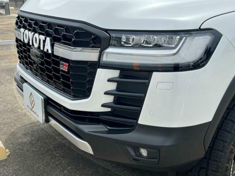 LAND CRUISER