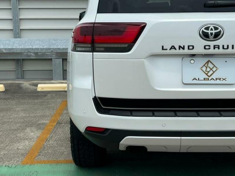 LAND CRUISER