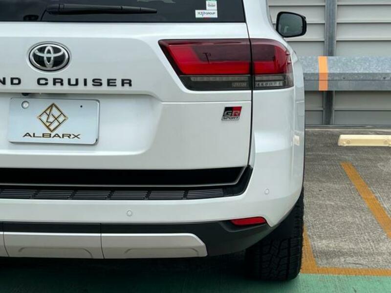 LAND CRUISER