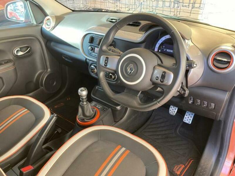 TWINGO