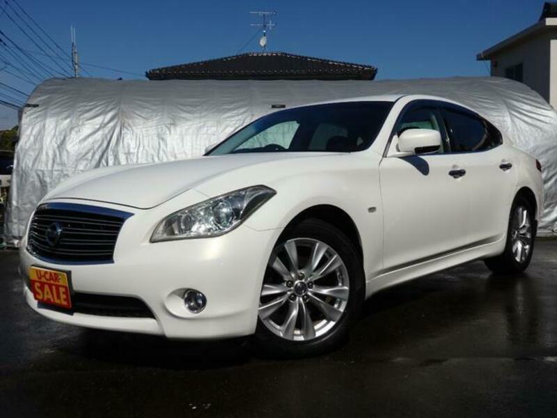 NISSAN FUGA