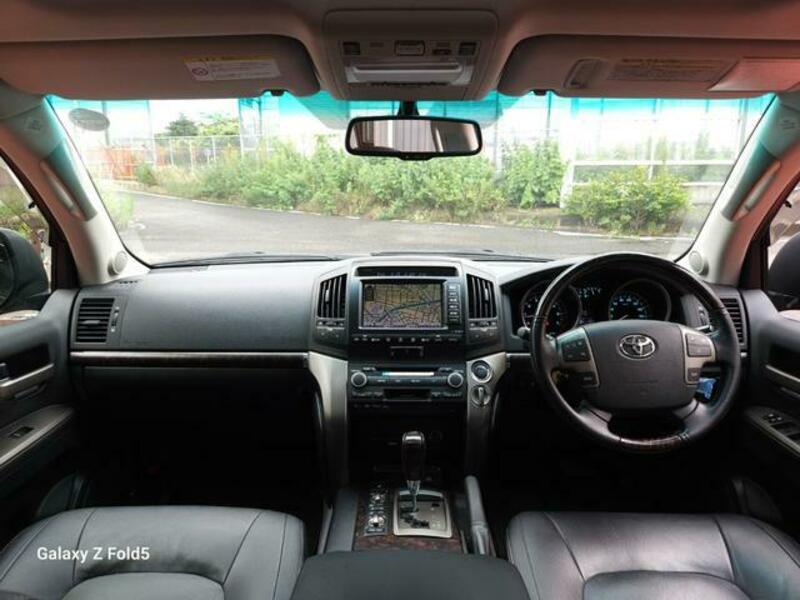 LAND CRUISER