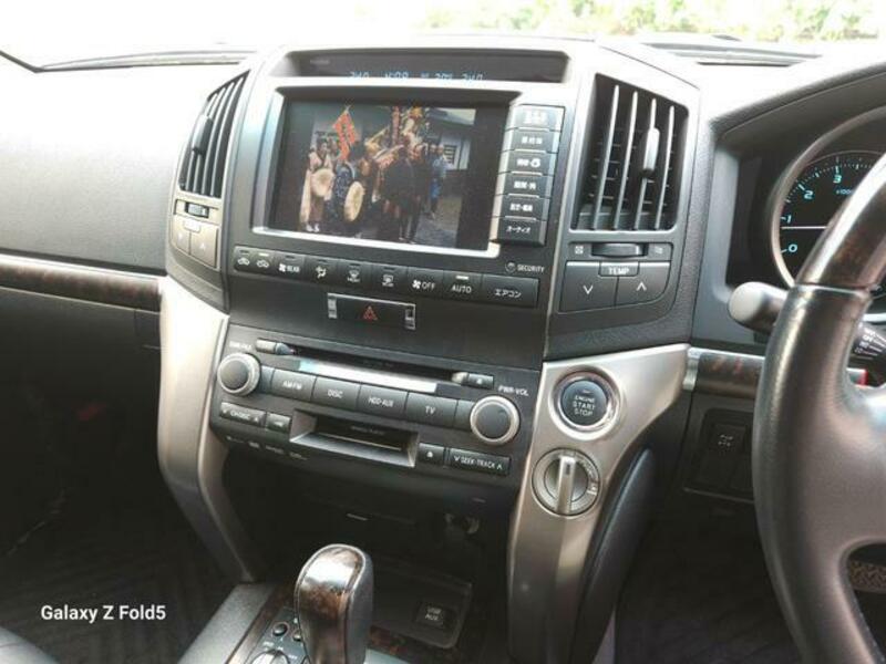 LAND CRUISER