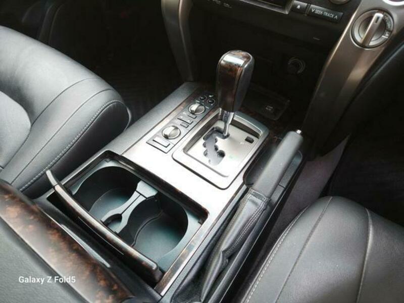 LAND CRUISER