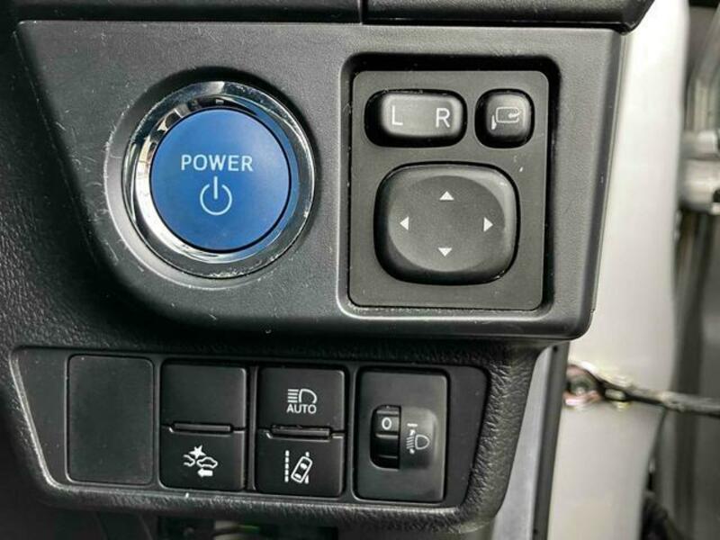 COROLLA AXIO