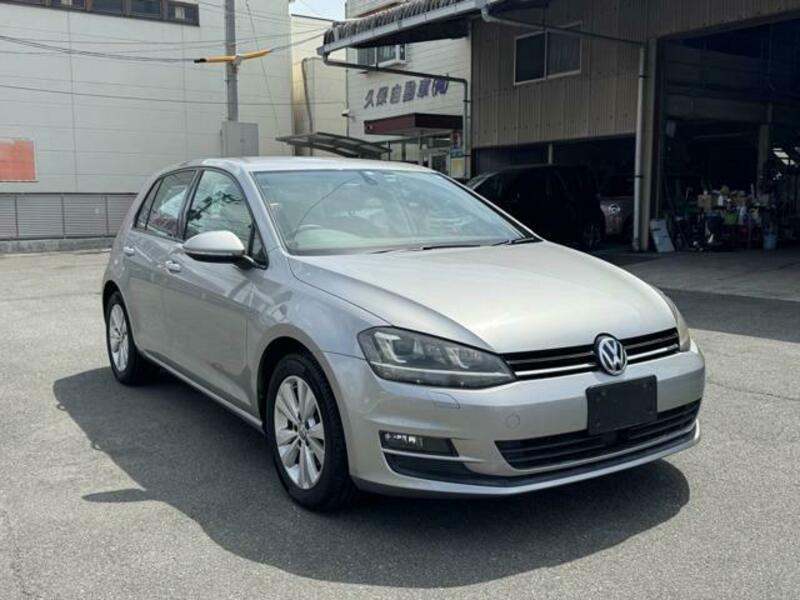 VOLKSWAGEN GOLF