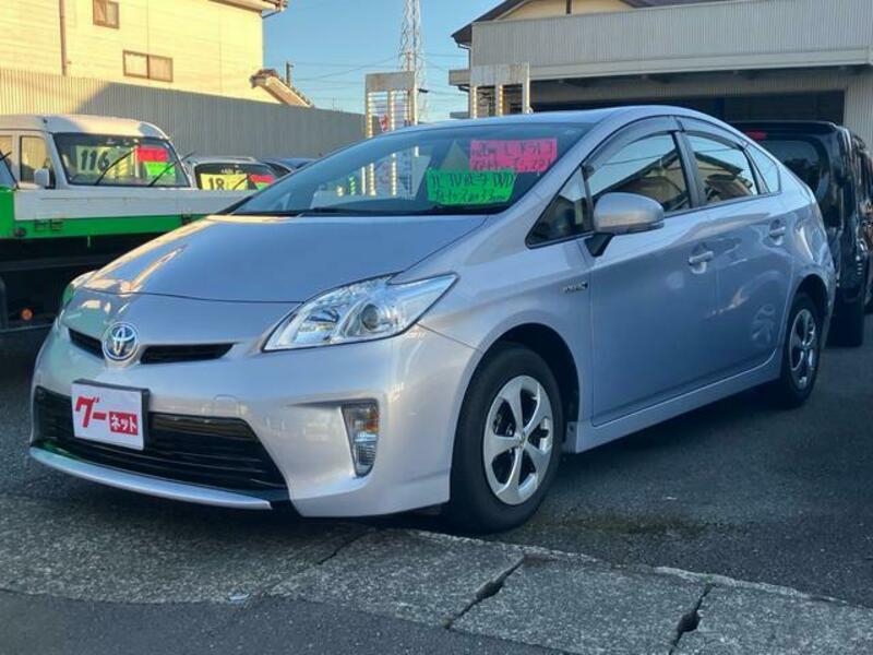 TOYOTA PRIUS