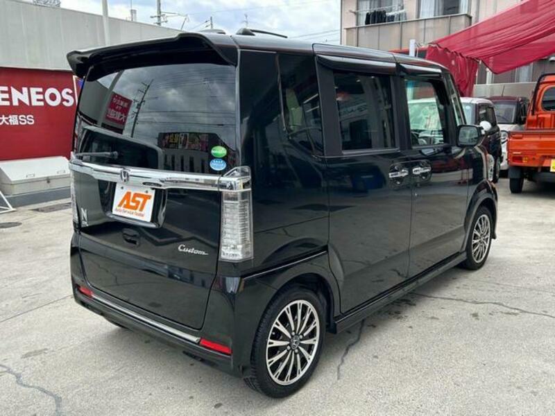 N BOX CUSTOM