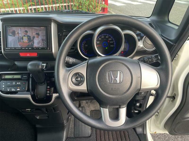 N BOX CUSTOM
