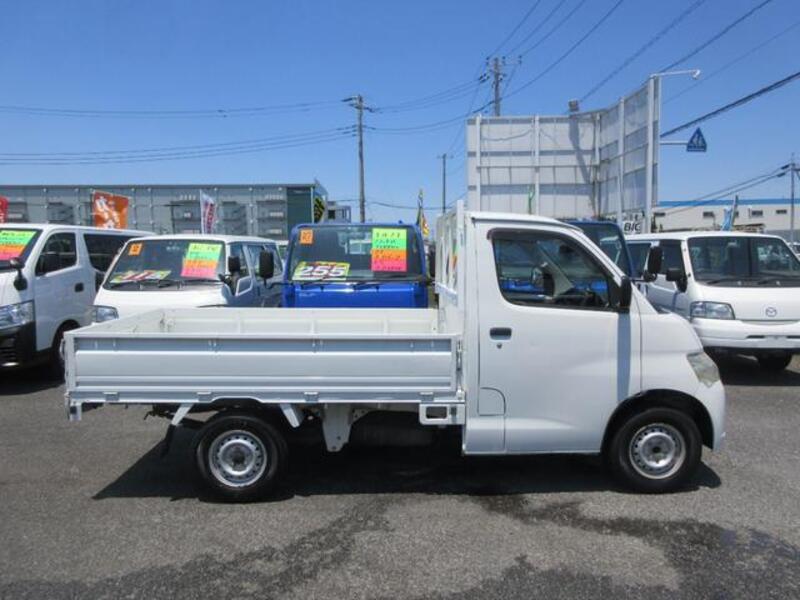 TOWNACE TRUCK