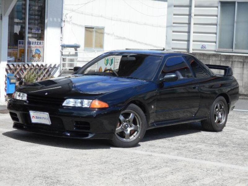NISSAN SKYLINE