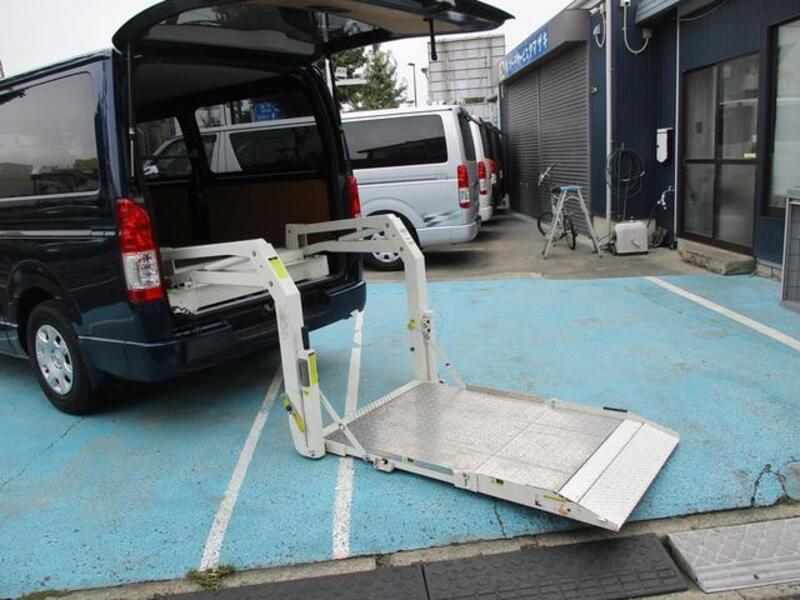 HIACE VAN