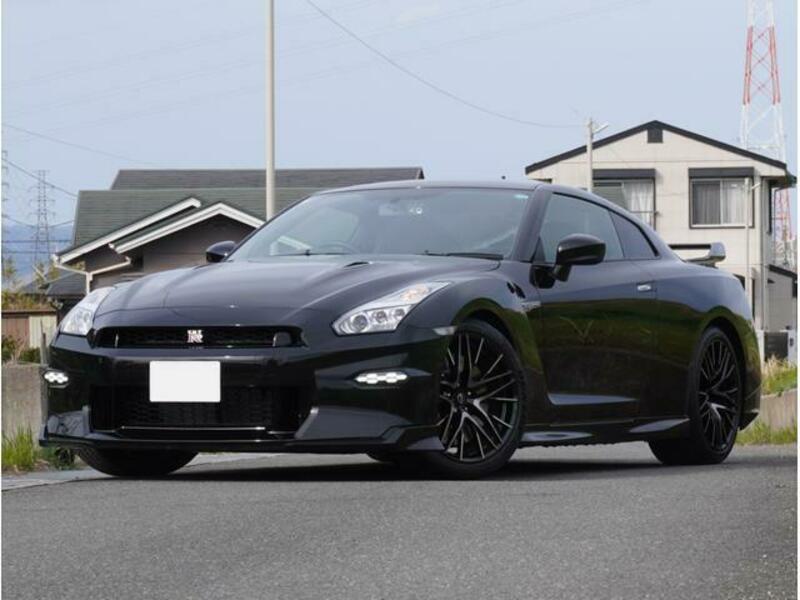 NISSAN GT-R