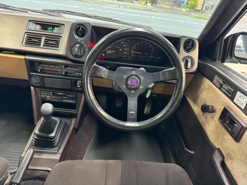 COROLLA LEVIN