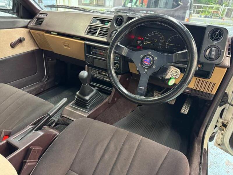 COROLLA LEVIN