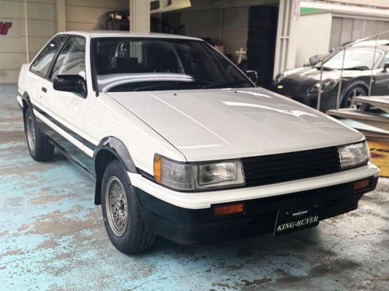 COROLLA LEVIN