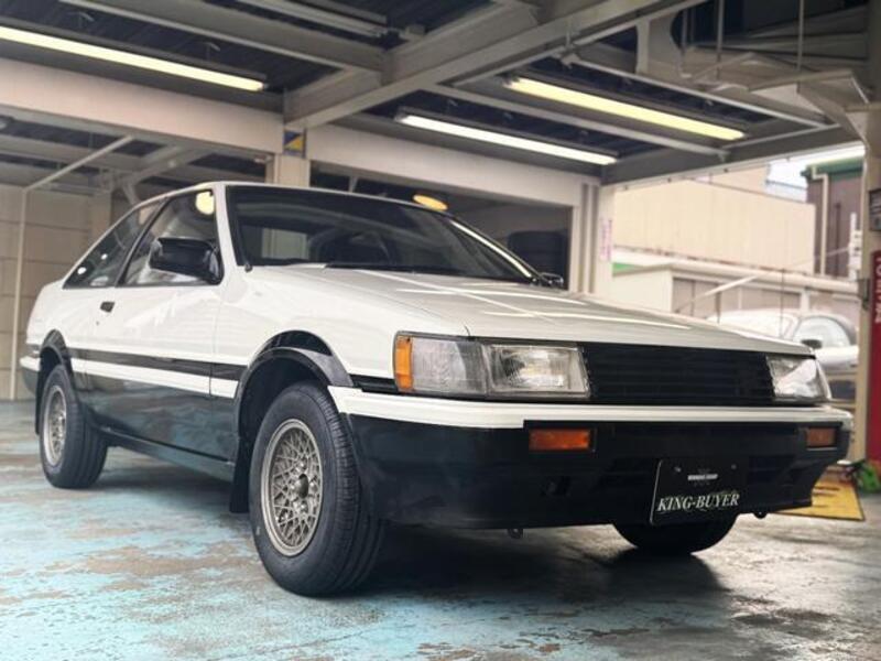 COROLLA LEVIN