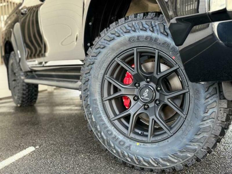 HILUX