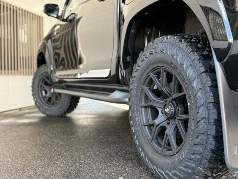 HILUX