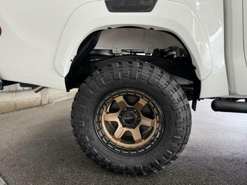 HILUX