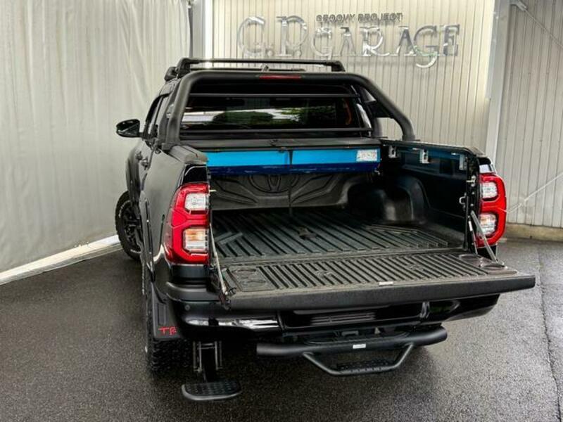 HILUX
