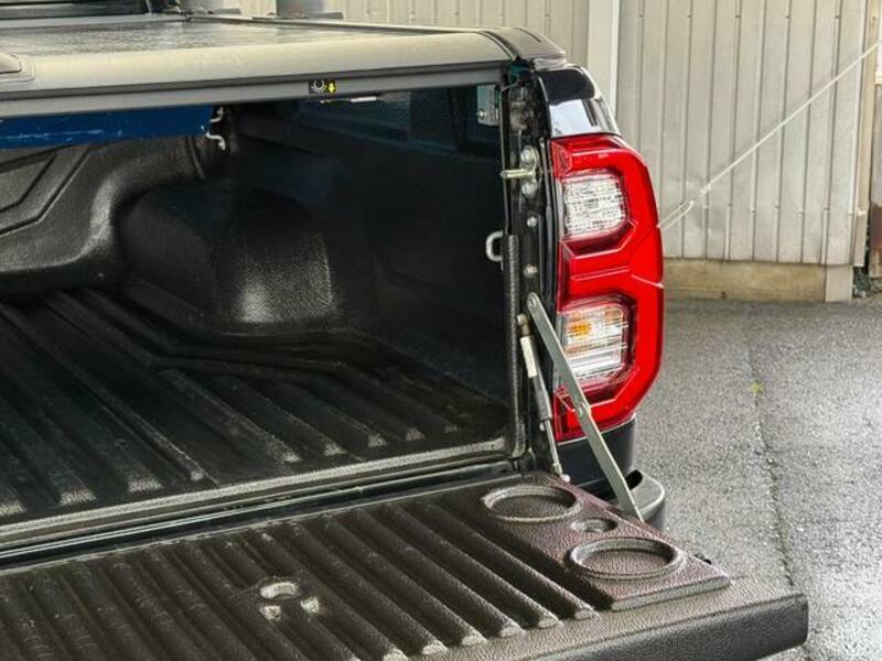 HILUX
