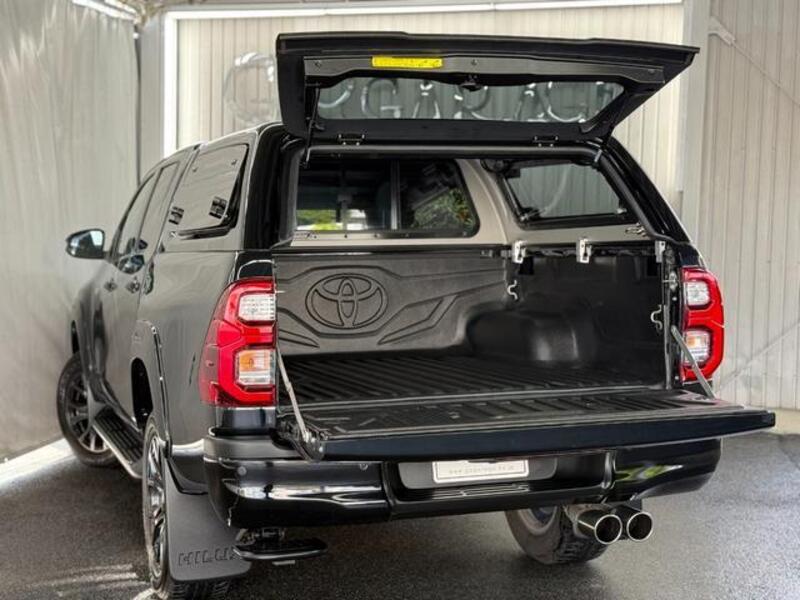 HILUX
