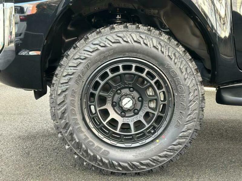 HILUX