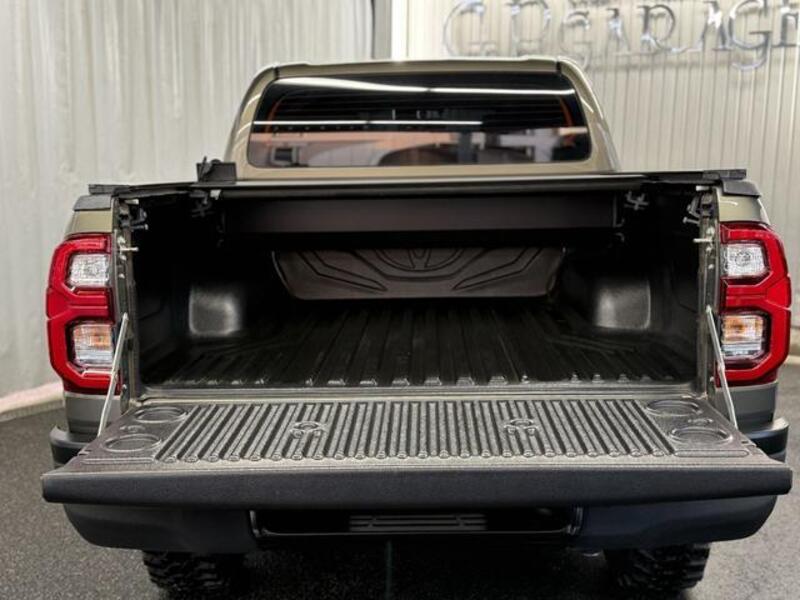 HILUX