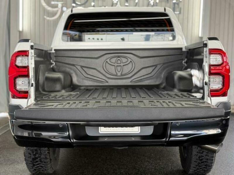 HILUX