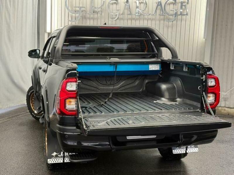 HILUX