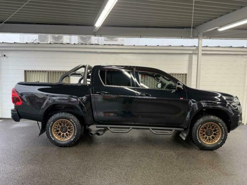 HILUX