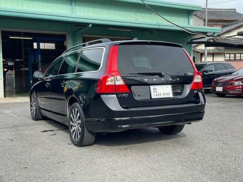 V70