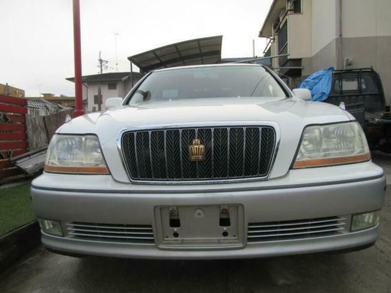 CROWN MAJESTA