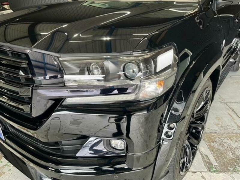 LAND CRUISER