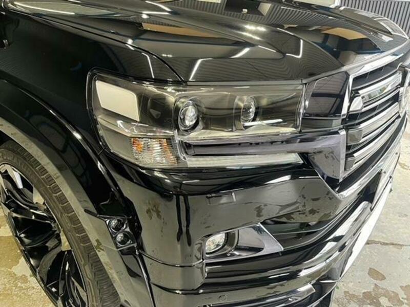 LAND CRUISER