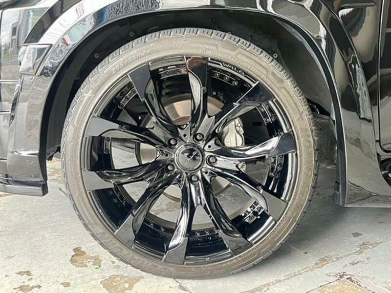 LAND CRUISER