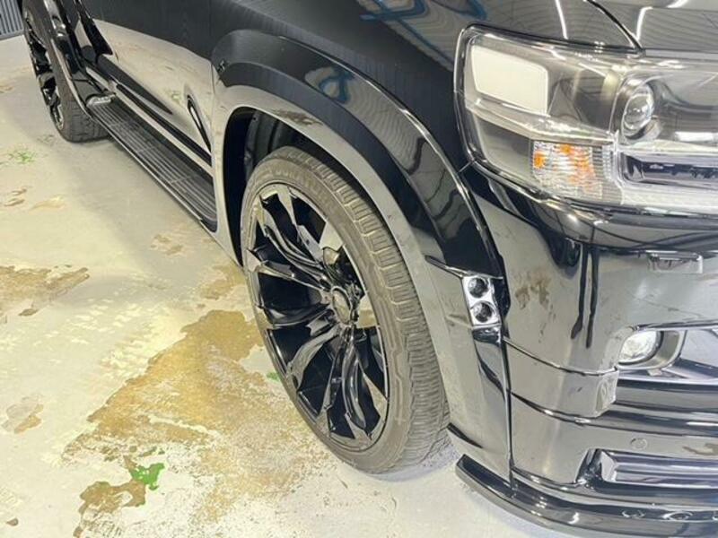 LAND CRUISER