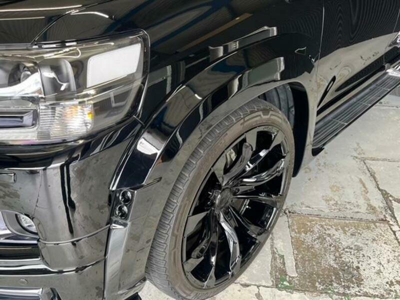 LAND CRUISER