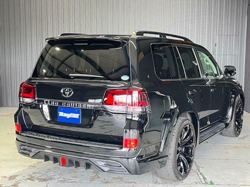 LAND CRUISER