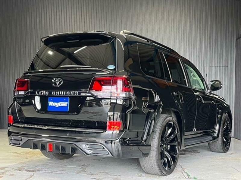 LAND CRUISER