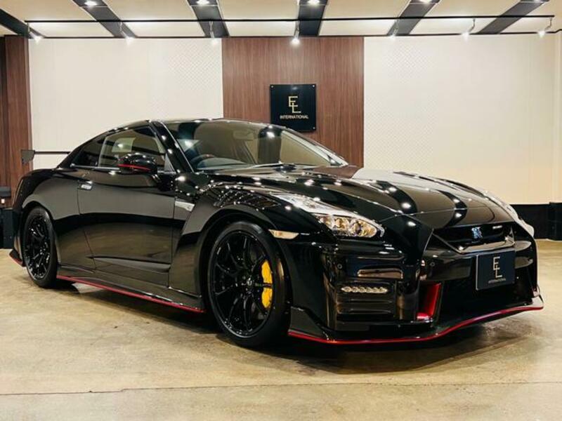 NISSAN GT-R