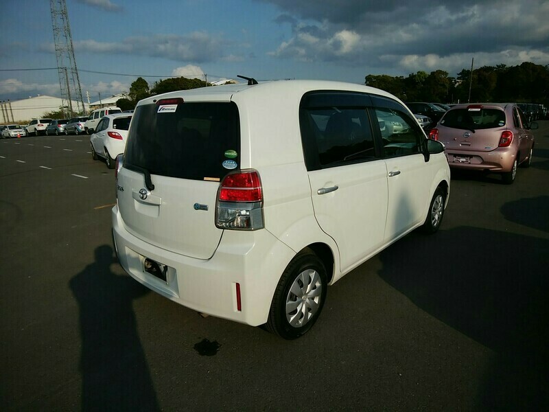 Toyota spade 2014