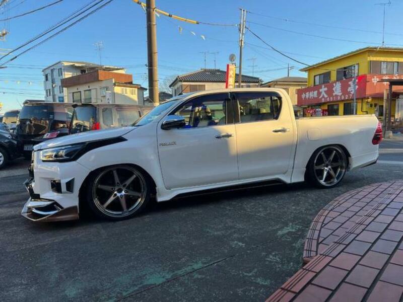 HILUX