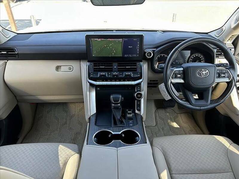 LAND CRUISER