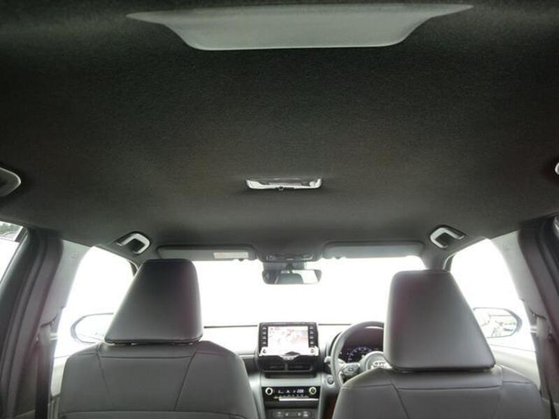 YARIS CROSS