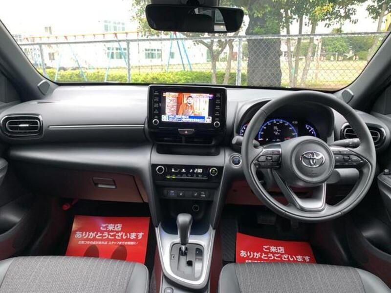 YARIS CROSS